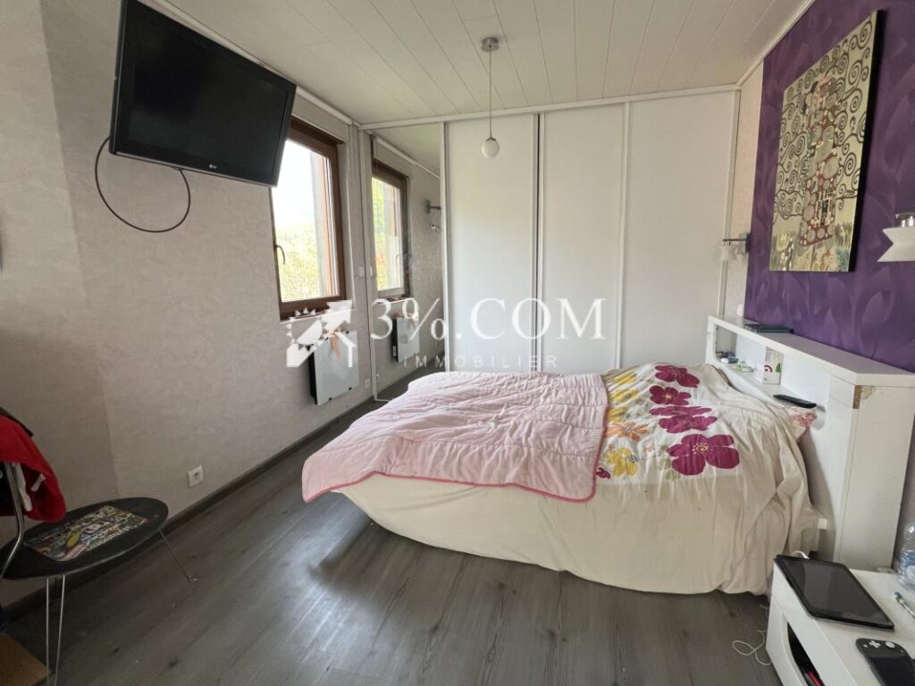 Jolie Maison à vendre bénéficiant d’une belle vue sur les va – 5 pièces – 3 chambres – 129 m²