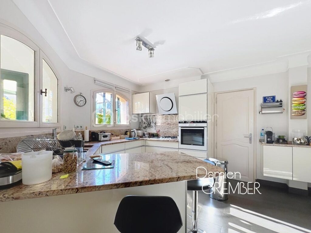 🏡 Opportunité rare à Lattes – Villa 191 m² avec plus de 30 % de décote immédiate (Viager sans rente) – 5 pièces – 3 chambres – 191 m²