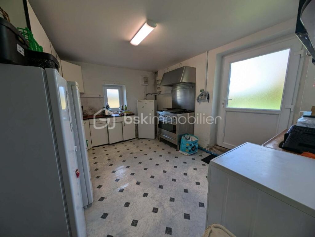 Maison de campagne – 6 pièces – 4 chambres – 143 m²