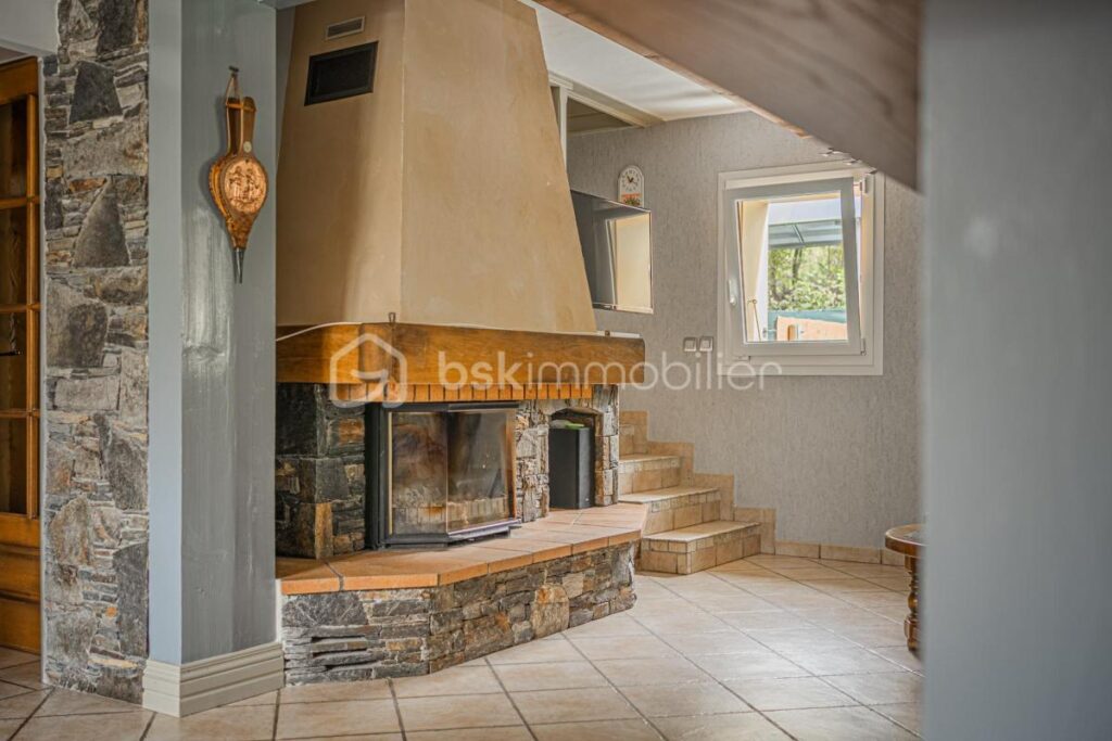 Maison familiale avec studio indépendant et grande véranda – Sallanches – 7 pièces – 4 chambres – 268 m²