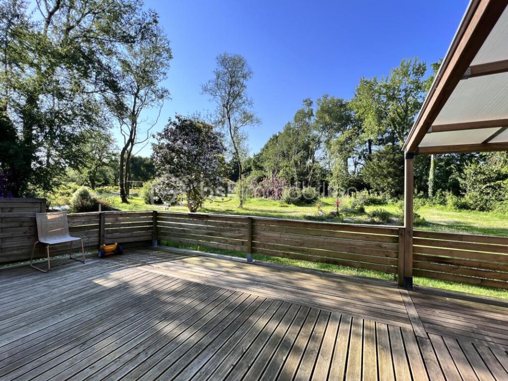 Propriété dans un environnement boisé – 8 pièces – 6 chambres – 236 m²