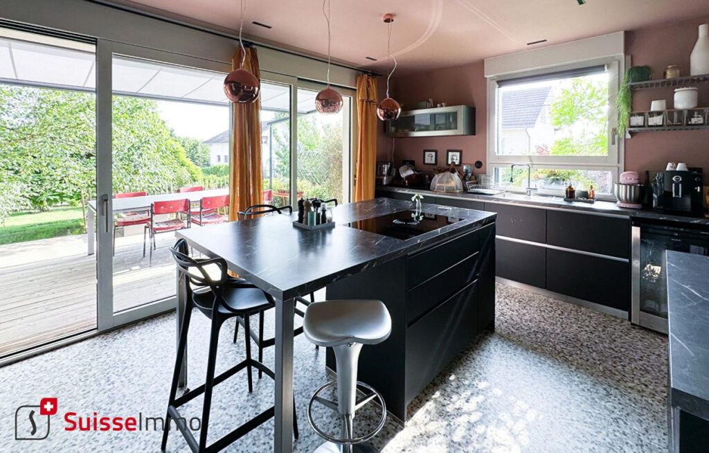 Maison Exincourt 7 pièce(s) 198 m2 – 7 pièces – 4 chambres – 185 m²