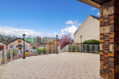 Idéalement située, belle maison familial dans village attractif – 8 pièces – 4 chambres – 198 m²