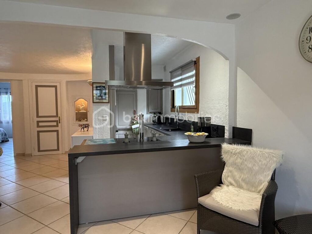 Maison Appartement – 4 pièces – 3 chambres – 110 m²