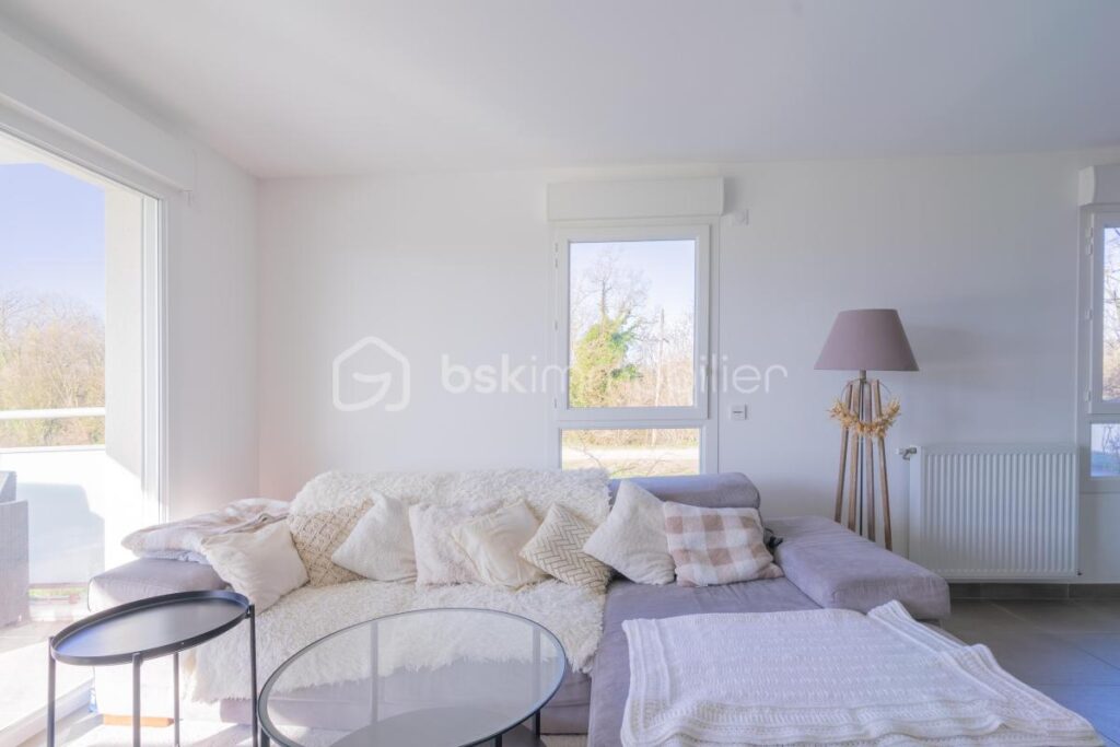 Poisy – Brassilly | T3 récent avec terrasse et vue dégagée – 3 pièces – 2 chambres – 66 m²