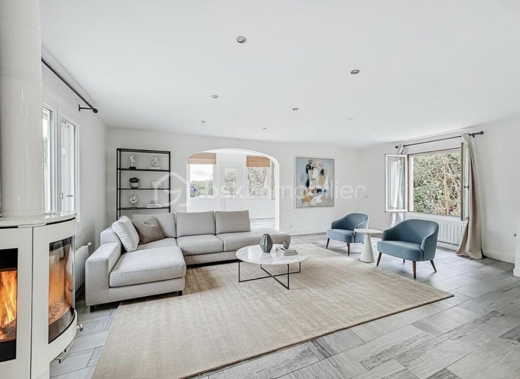 *** Villa T5 de 140m2 sur un terrain de 550m2 avec piscine et vue étangs à PALAVAS *** – 5 pièces – 4 chambres – 140 m²