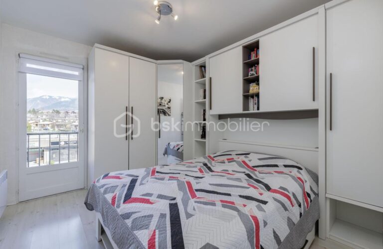 EXCLUSIVITE : APPARTEMENT DUPLEX DERNIER ETAGE ANNECY LE VIEUX 143 M2 – 7 pièces – 5 chambres – 138 m²