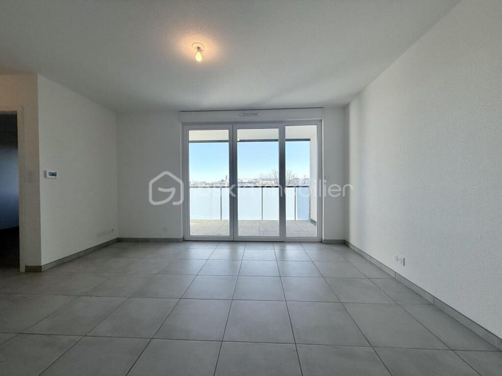 FRONTALIER SUISSE ? F2 RÉCENT AVEC TERRASSE & GARAGE – HUNINGUE – 2 pièces – 1 chambre – 44 m²