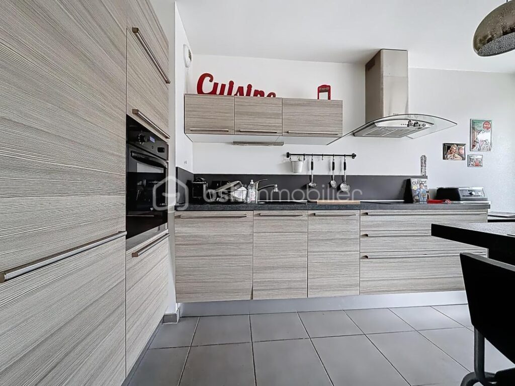 Appartement T3 de 67m2 avec terrasse – 3 pièces – 2 chambres – 66 m²