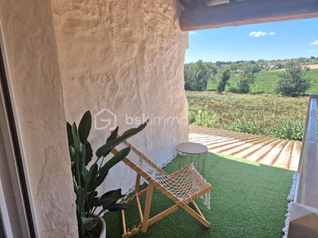 A vendre RARE ! Magnifique maison de caractère rénovée avec dépendance, patio, terrasses, grand garage et cave – 208 m2 habitables – Pinet (Hérault) – 6 pièces – 4 chambres – 186 m²