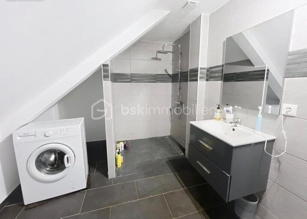 Maison 7 pièces 200m2 – 7 pièces – 5 chambres – 200 m²