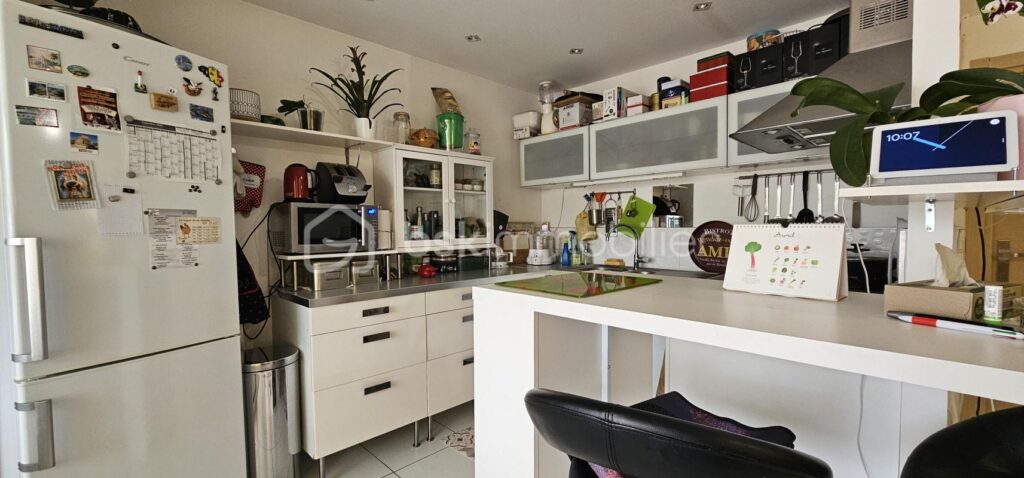 LOCATION T4 Traversant 101M² – Dernier étage – 2 balcons sans vis-à-vis – Quartier des Amoureux à Nîmes – 4 pièces – 3 chambres – 101 m²