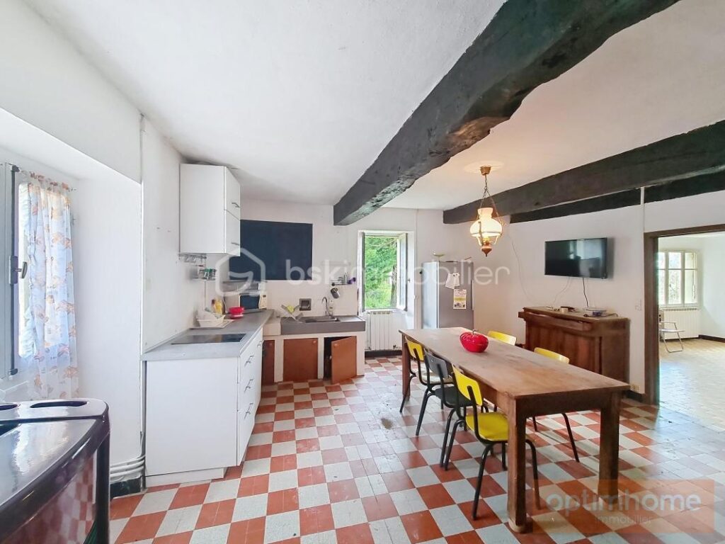 Maison de campagne en pierre – 6 pièces – 3 chambres – 112 m²