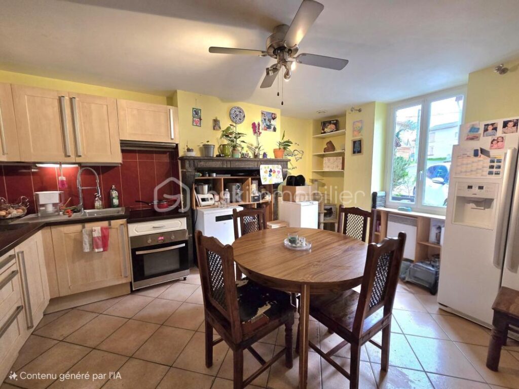 Maison avec dépendances + appartement indépendant – Vue dégagée sur la Chaîne des Puys – Impasse – Limons (63290) – 5 pièces – 3 chambres – 100 m²