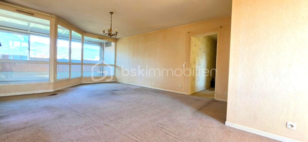 T3/T4 85M² L’OPPORTUNITÉ pour un projet de rénovation sur mesure – 4 pièces – 3 chambres – 83 m²