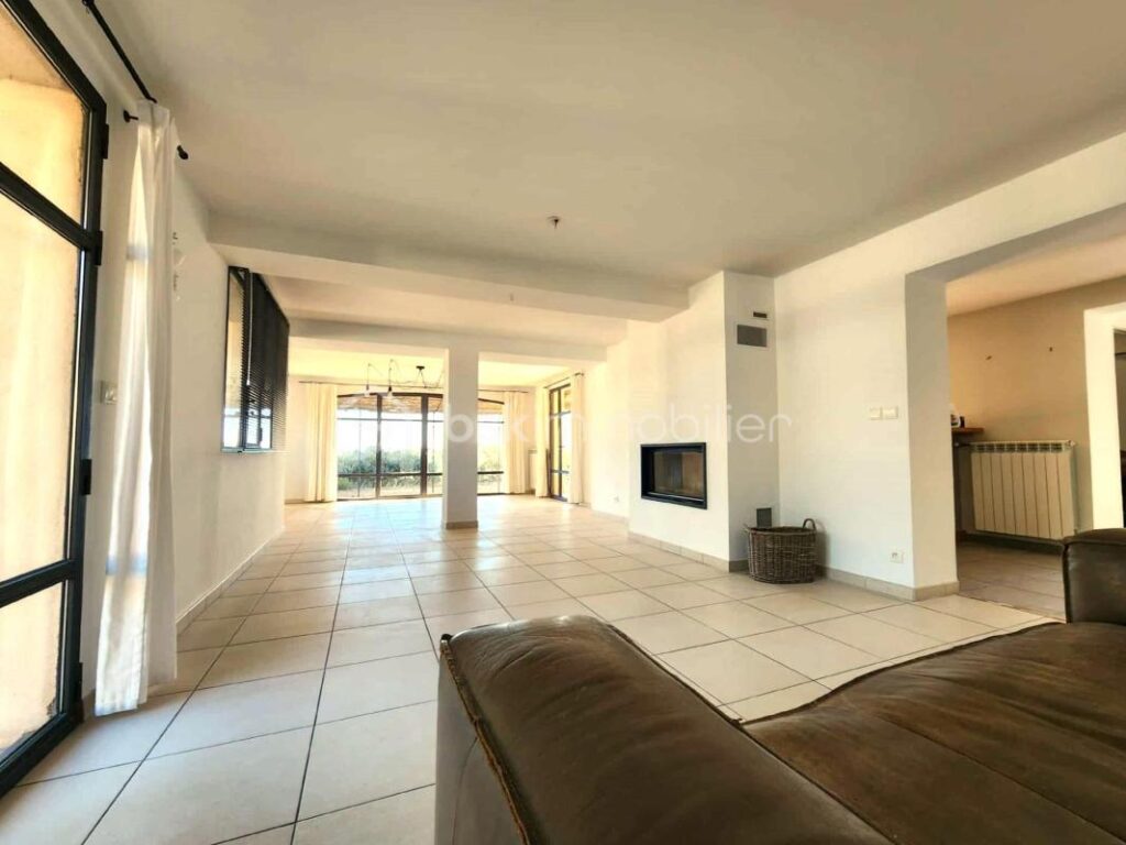 Superbe villa avec vue imprenable – 7 pièces – 4 chambres – 192 m²