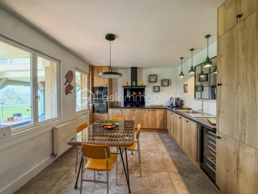 Propriété normande de caractère avec vue vallée –Cadre d’exception – – 7 pièces – 4 chambres – 187 m²