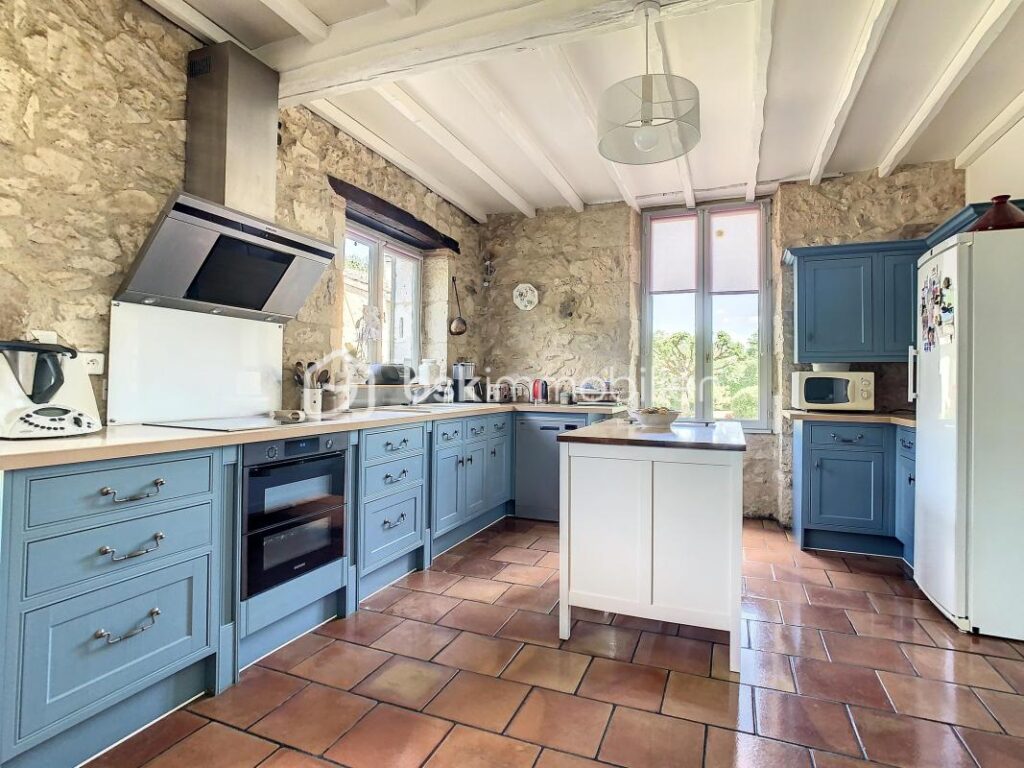 Maison gasconne pleine de charme, volumes généreux et esprit familial – 10 pièces – 6 chambres – 316 m²