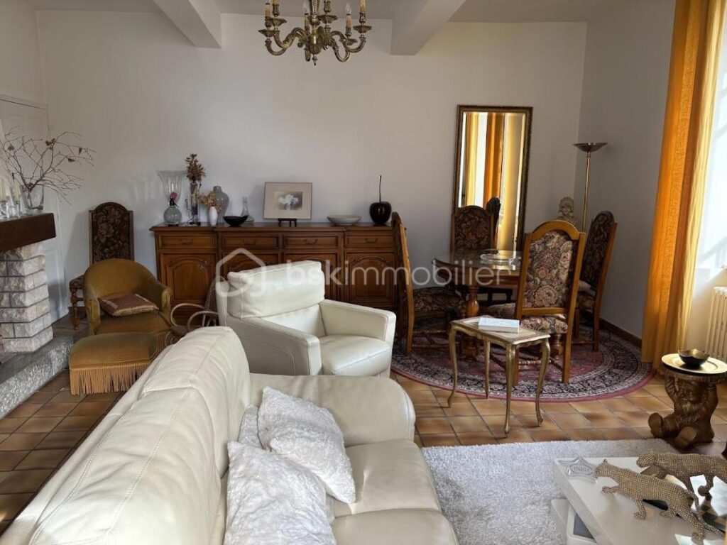 Maison Type T4 + appartement T2 – 13 pièces – 5 chambres – 276 m²