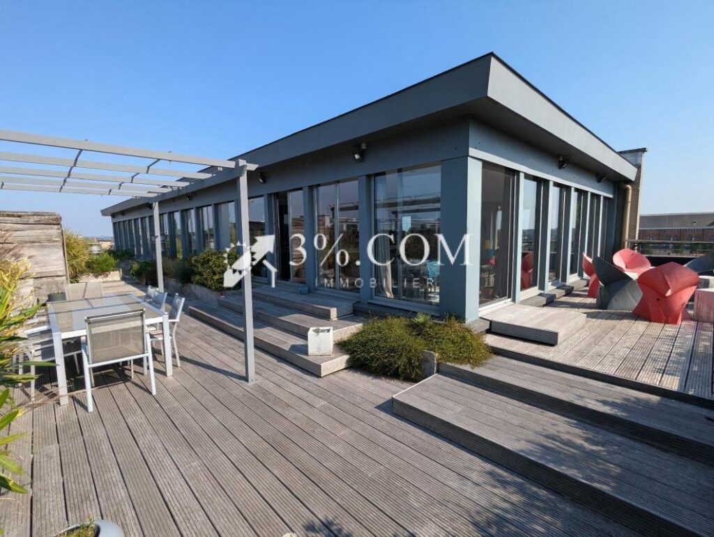 Appartement de 138 m2 – Dernier étage – Cuisine équipée – 3 – 4 pièces – 3 chambres – 138 m²