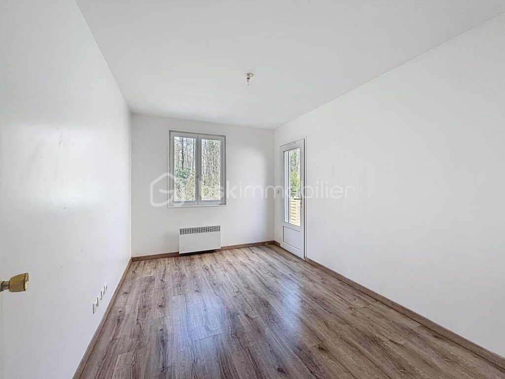 Duplex 4 pièces – 75 m² Carrez, jardin privatif 131 m², terrasse, parking et cave – Saint‑Hubert Montgeron – 4 pièces – 3 chambres – 75 m²