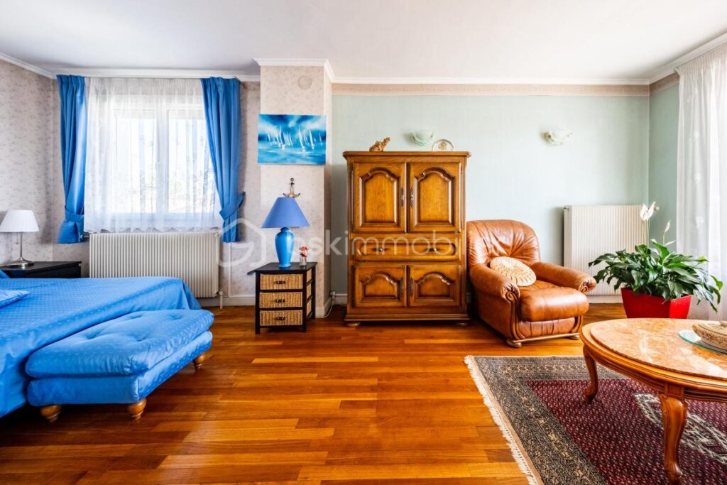 Charmante maison avec piscine à vendre – Idéalement située ! – 5 pièces – 4 chambres – 120 m²