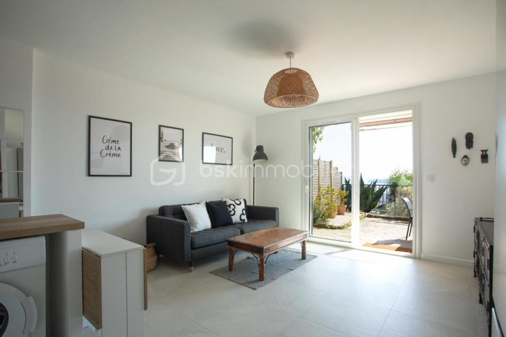 LE LAVANDOU – VUE EXCEPTIONNELLE – 2 pièces – 1 chambre – 36 m²