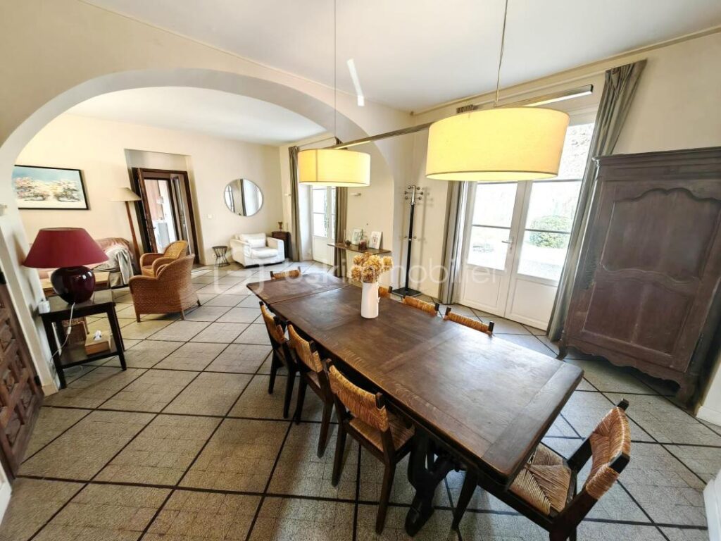 Maison de charme en bord de Seine – 5 chambres – 7 pièces – 5 chambres – 140 m²