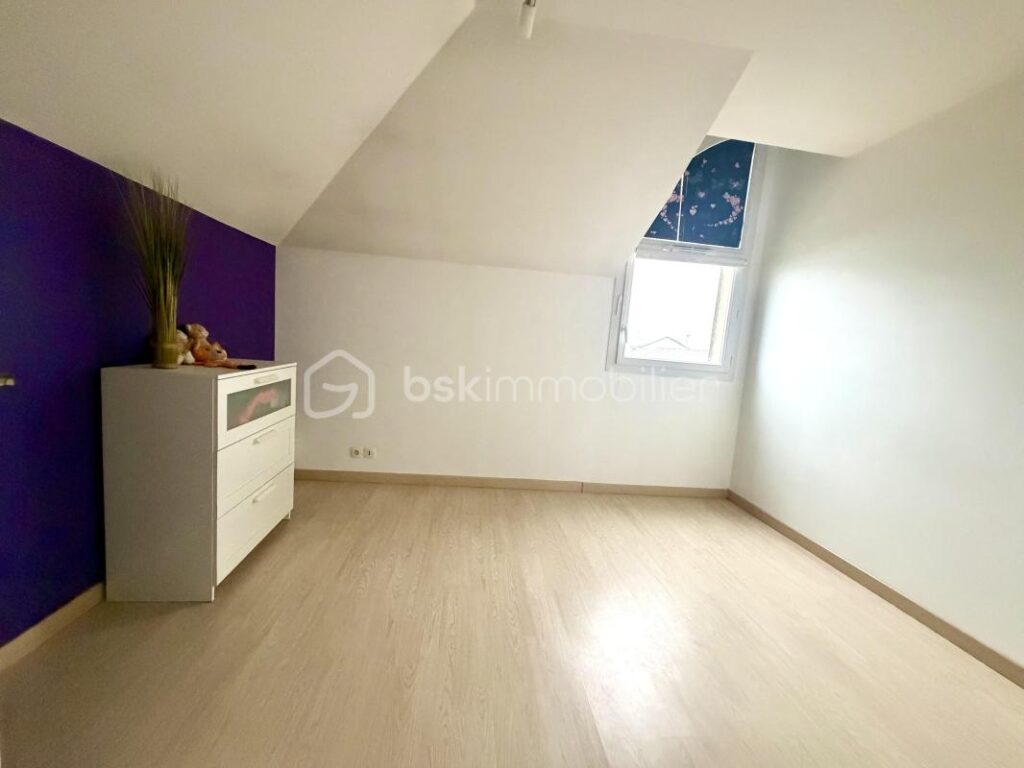 EN EXCLUSIVITÉ – DUPLEX AVEC GRANDE TERRASSE – 4 pièces – 3 chambres – 77 m²