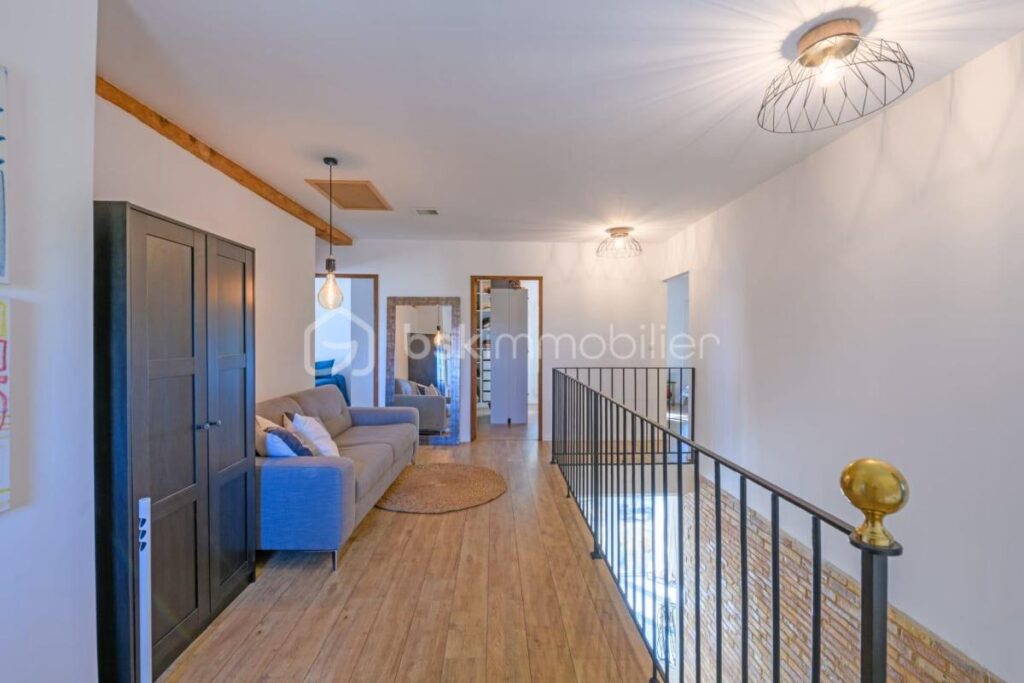 SUPERBE MAS EN PIERRES ENTIEREMENT RENOVE DANS LE GARD – 5 pièces – 4 chambres – 185 m²