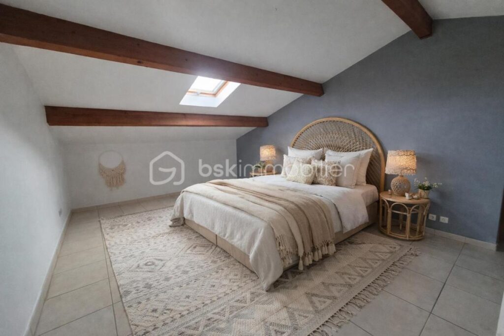 OLLIOULES: T3 EN DUPLEX AVEC TERRASSE – 3 pièces – 2 chambres – 59 m²