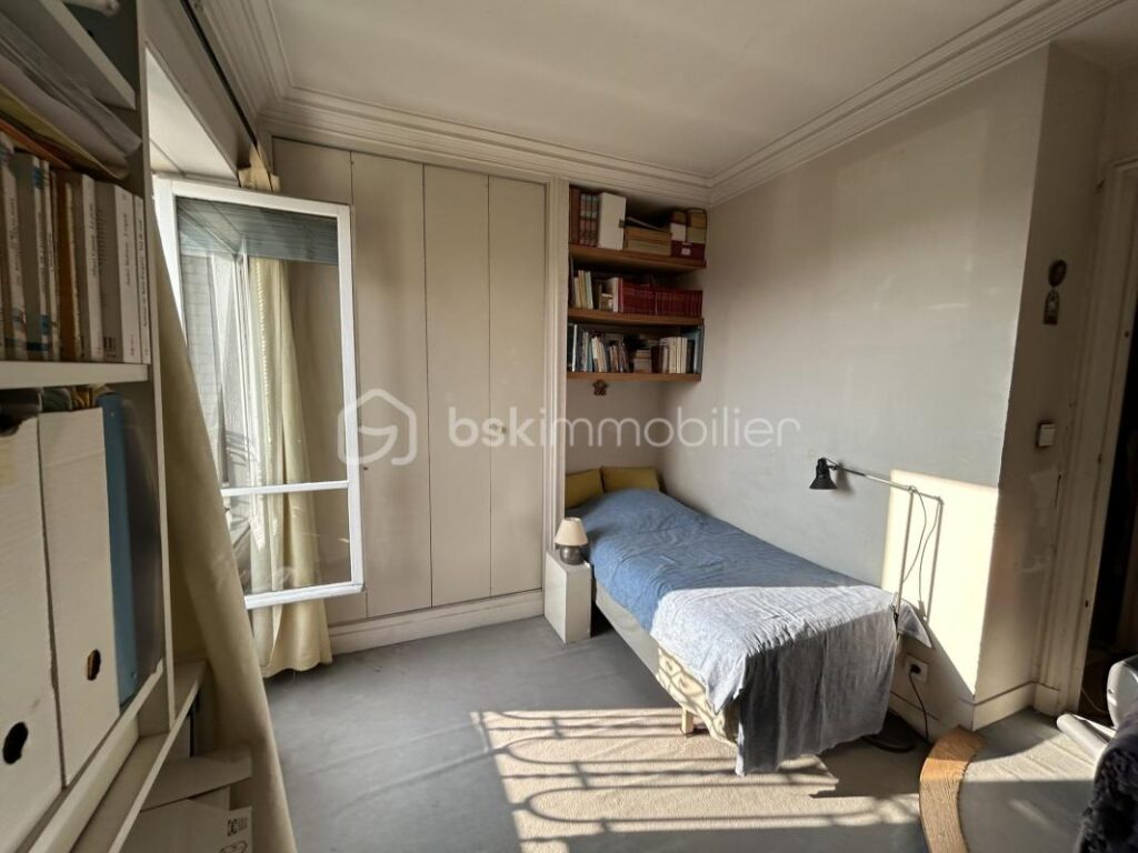 Appartement avec vue lac dans immeuble haussmannien – 5 pièces – 3 chambres – 94 m²