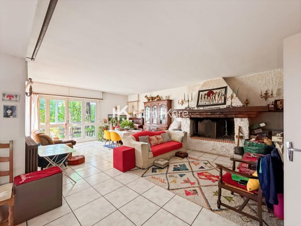 CHARMANTE MAISON SPACIEUSE – 9 pièces – 8 chambres – 270 m²