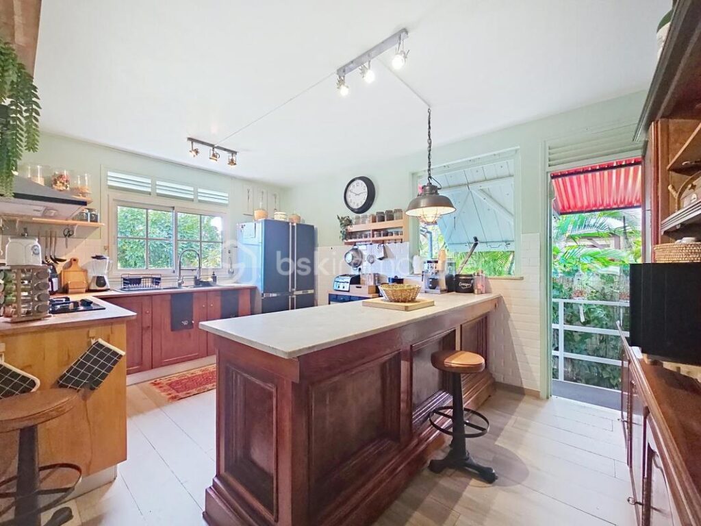 Villa de caractère 4 chambres Saint Francois – 6 pièces – 4 chambres – 165 m²