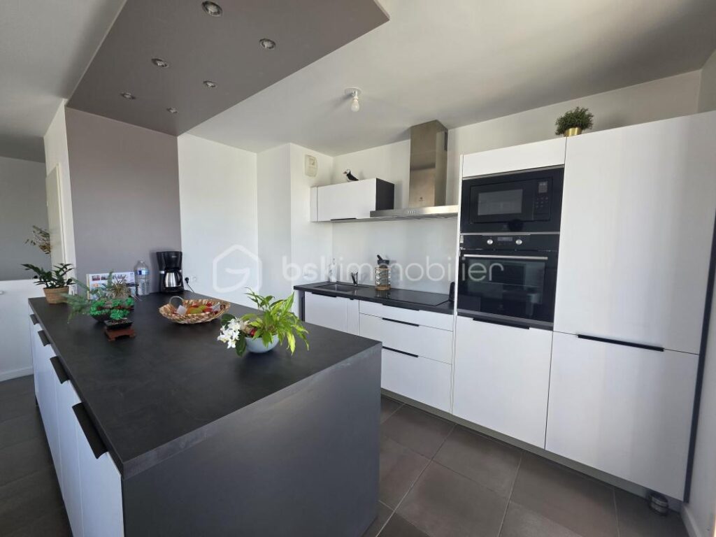 Appartement 4 chambres, terrasses, parkings – 5 pièces – 4 chambres – 94 m²