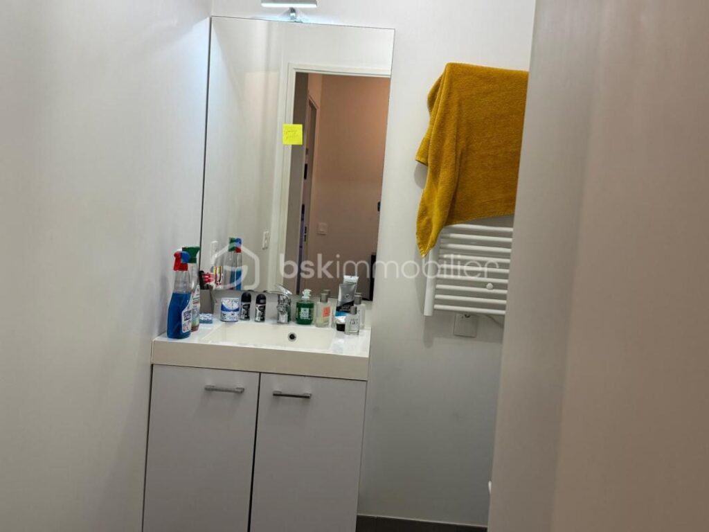 2 pièces dernier étage terrasse vendu loué – 2 pièces – 1 chambre – 40 m²