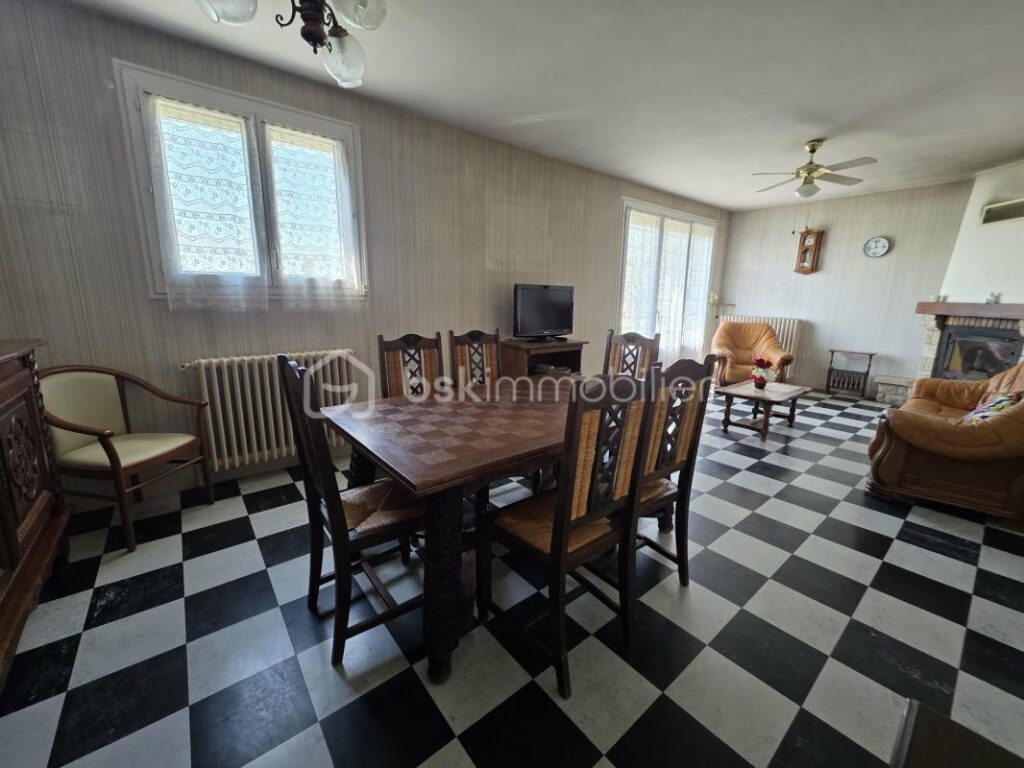 Maison de campagne proche des commodités – 5 pièces – 3 chambres – 91 m²