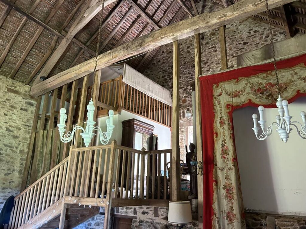 Propriété de charme 300 m² avec piscine et 1,5 ha – calme absolu – 7 pièces – 5 chambres – 300 m²