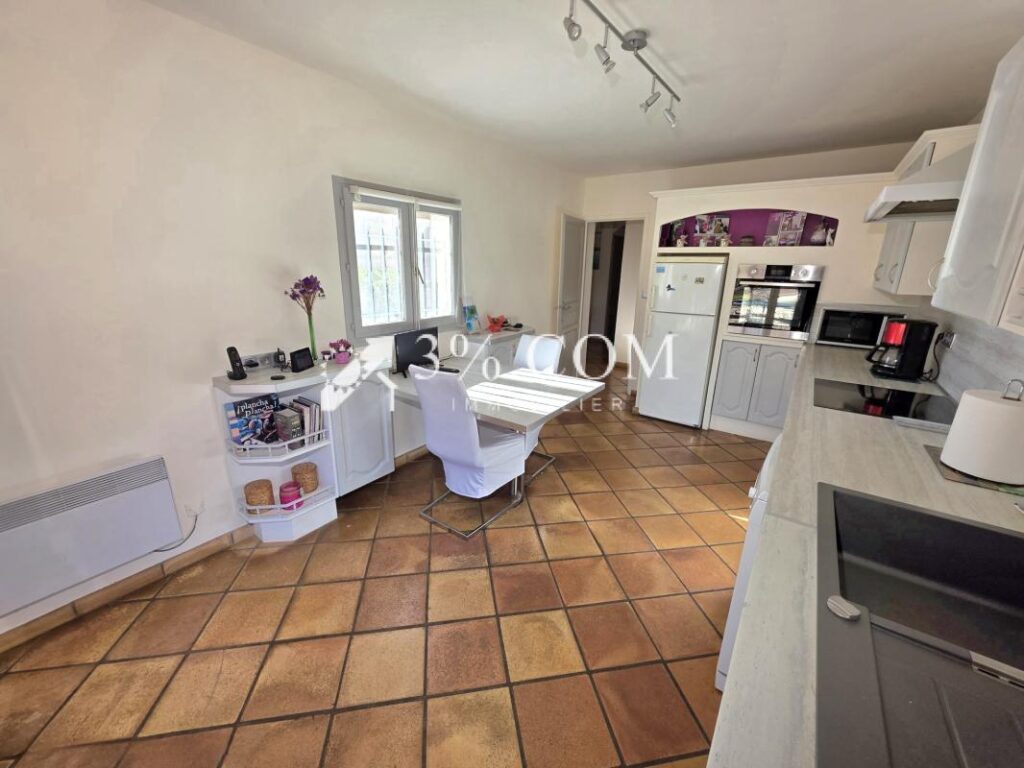 Grande villa dans quartier verdoyant – 6 pièces – 4 chambres – 145 m²