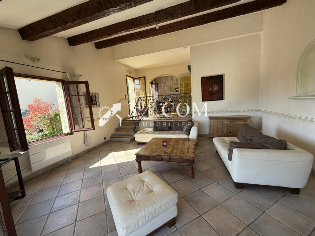 Maison avec vue panoramique Fort potentiel Colomars, à 2 – 5 pièces – 3 chambres – 141 m²