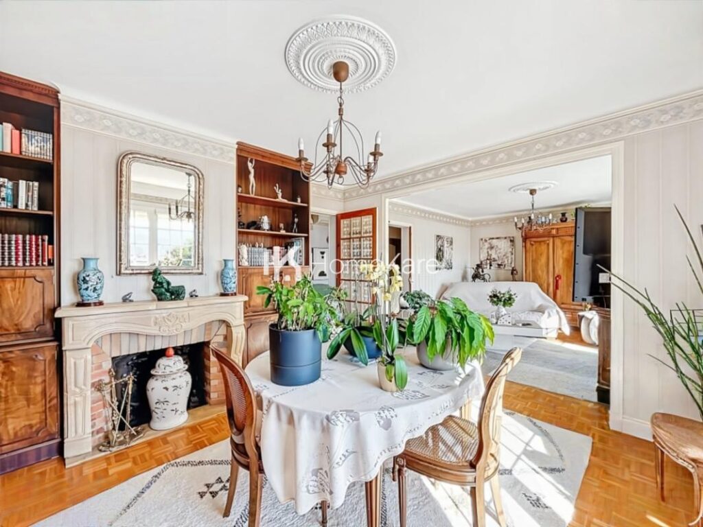 UNE VUE SUR LES PYRÉNÉESIMPRENABLE – 5 pièces – 4 chambres – 224 m²