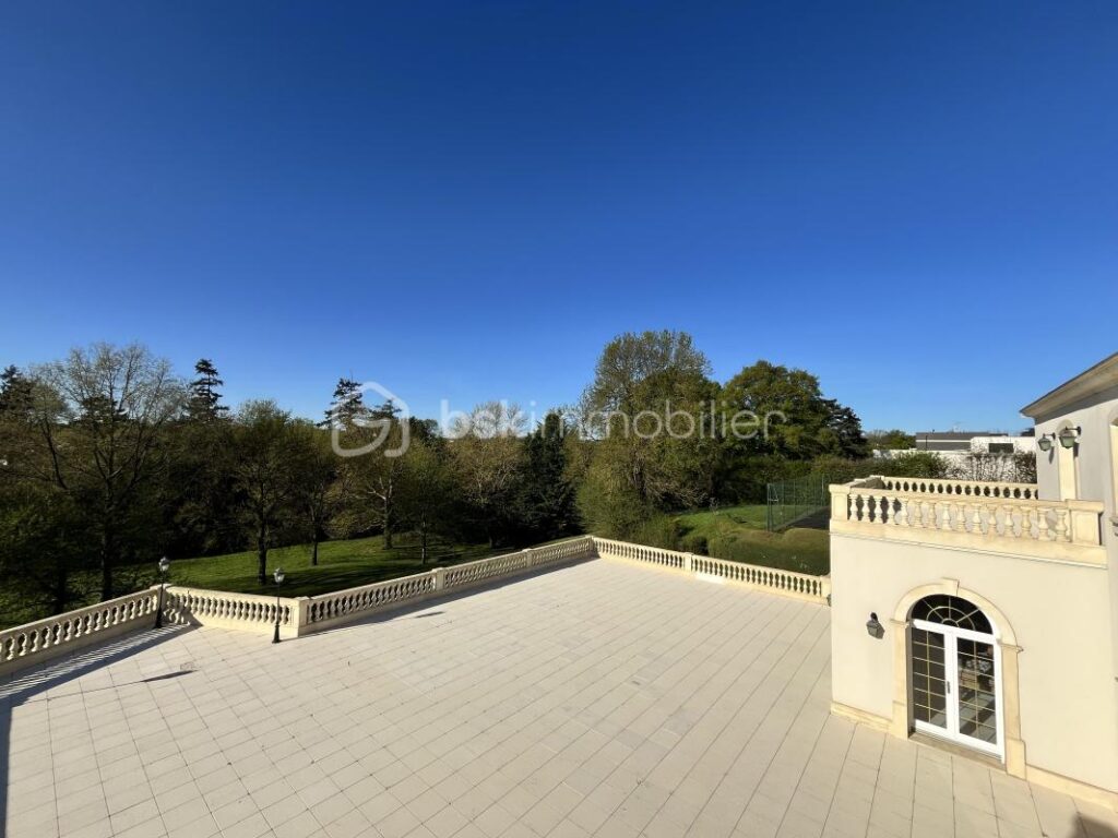 PROPRIETE D’EXCEPTION 483m2 sur un PARC DE 1,4H – 12 pièces – 8 chambres – 483 m²