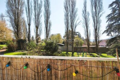 T4 traversant avec balcon plein sud – un potentiel à révéler au cœur de Neuville-sur-Saône – 4 pièces – 3 chambres – 79 m²