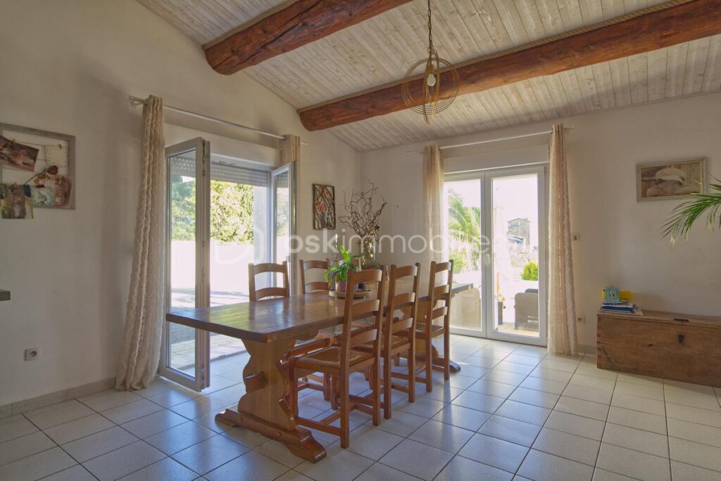 Villa F4 139 m² avec piscine – 4 pièces – 3 chambres – 139 m²