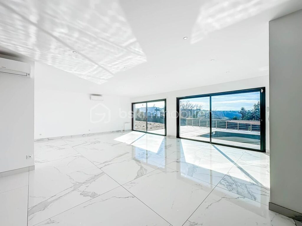 *** SUBLIME VILLA CONTEMPORAINE DE 198M2, AVEC PISCINE ET GARAGE *** – 6 pièces – 4 chambres – 198 m²