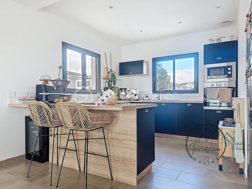 VILLA MODERNE AVEC GARAGE, PISCINE ET VUE CAMPAGNE À COLOMBIERS – 4 pièces – 2 chambres – 103 m²