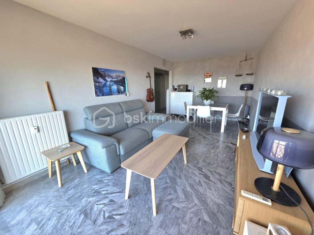 Superbe 2 pièces rénové – Dernier étage – Vue mer panoramique – 2 pièces – 1 chambre – 47 m²