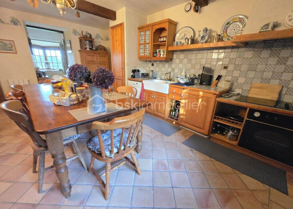 Maison de caractère – Volume, élégance et charme authentique – 182 m² – 6 pièces – 3 chambres – 182 m²