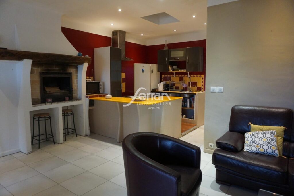 A vendre à Salernes appartement t3/4 avec terrasse – 4 pièces – 3 chambres – 63.00 m²