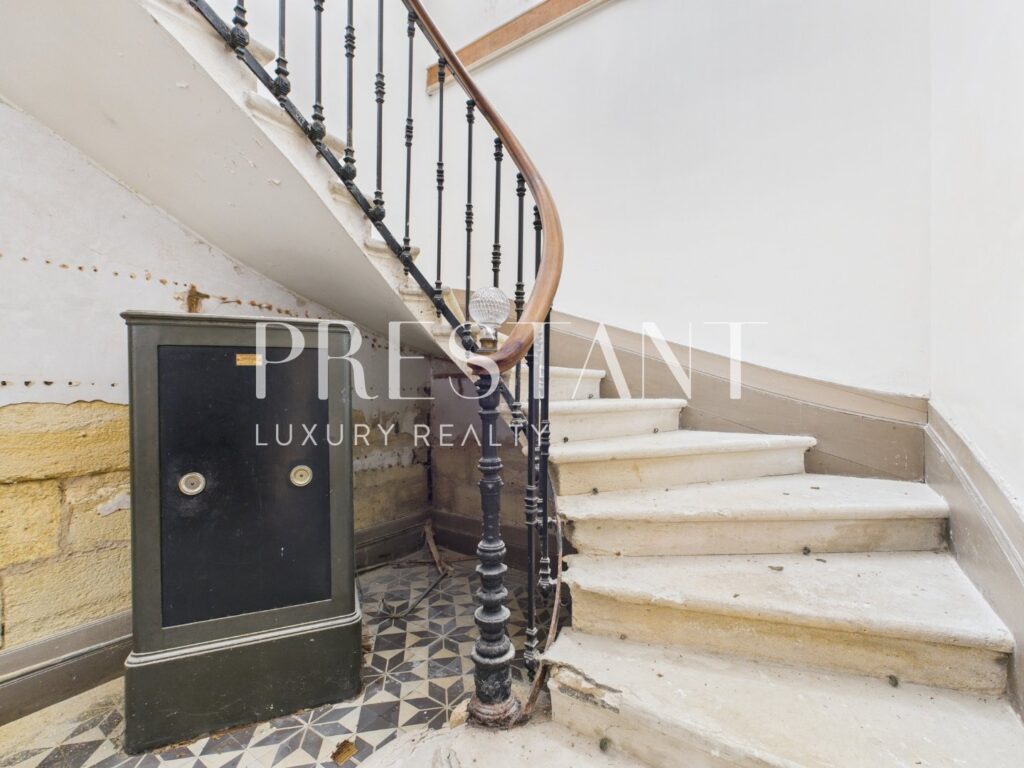 Propriété viticole – NR pièces – 9 chambres – 780 m²